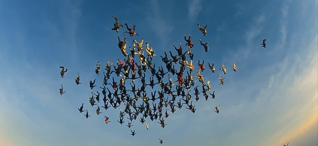 Cámara GoPro HD Hero graba record mundial de paracaidismo 2