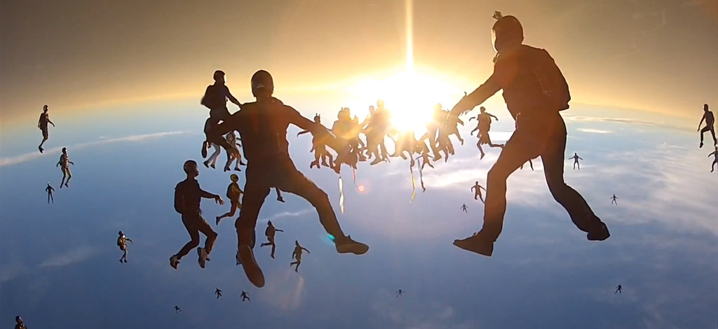 Cámara GoPro HD Hero graba record mundial de paracaidismo