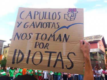 Manifestación de padres en el mes de junio. Foto de Arriel Domínguez en arainfo.org.