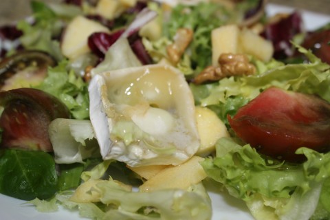 ensalada queso cabra con frmabuesa